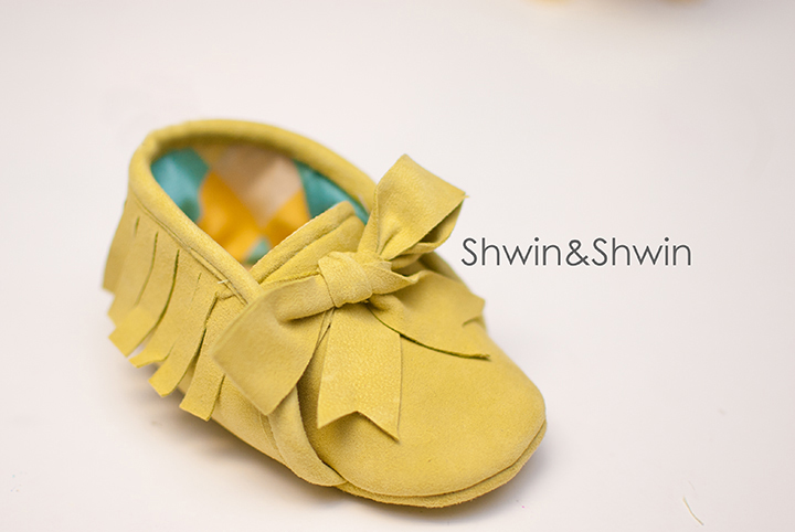 黄色婴儿鞋